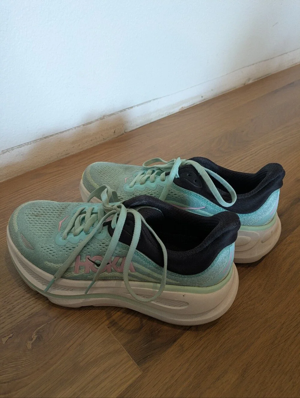 Hoka One One Bondi 9 Women's Mint Green and Pink Athletic Running Shoes 6D